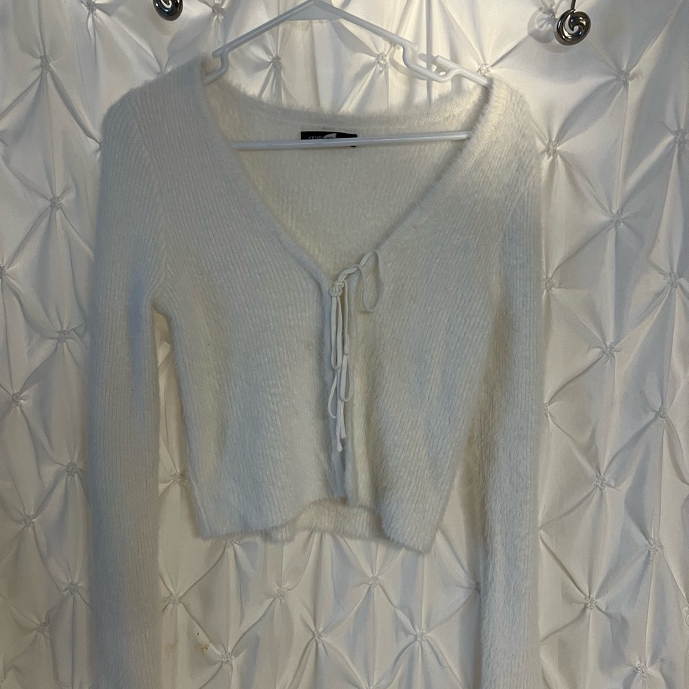 White tie up sweater